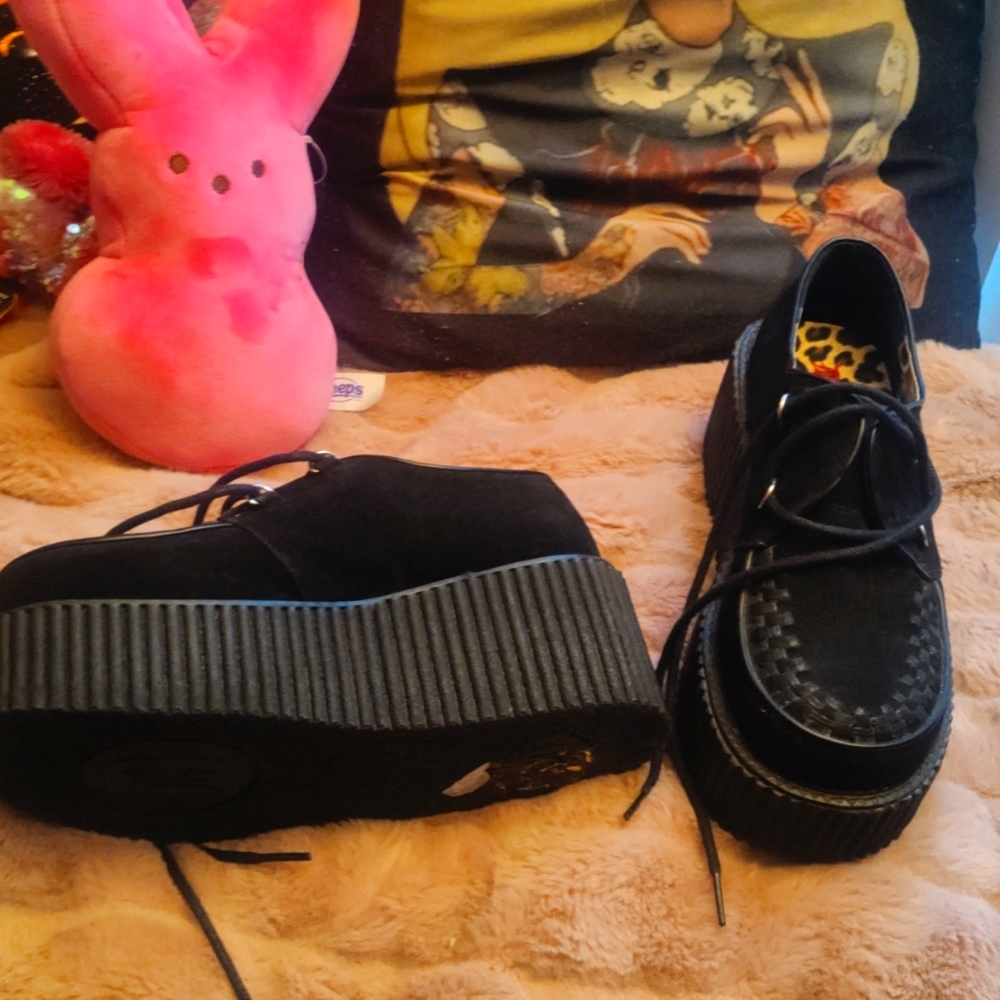 Brand new never worn demonia creeps size 8 1/2 - 9
